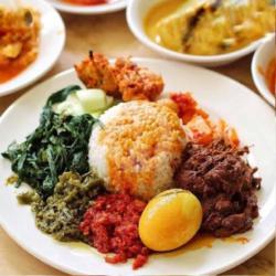 Nasi Padang Daging Rendang