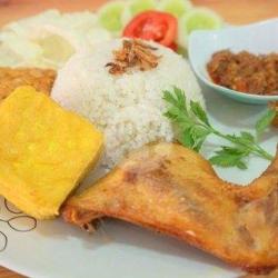 Paket Nasi Ayam Goreng Paha Tahu Tempe