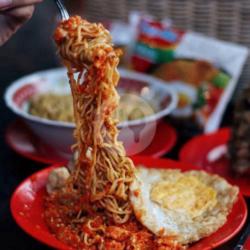 Mie Setan Topping Ati / Sosis