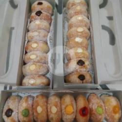 Donat Bomboloni 1/2 Lusin.rasa Selai Tidak Crunchy(coklat,durian,kelapa,strawberry,bluberry)