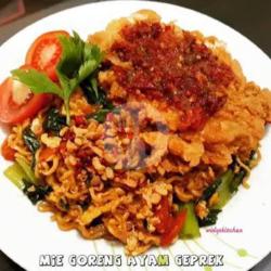 Mie Goreng   Spicy  Chicken