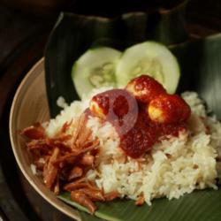 Nasi Lemak Telur Sambal/telur Dadar