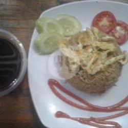 Paket Nasi Goreng Plus Telor Cincang Dan Teh Tawar