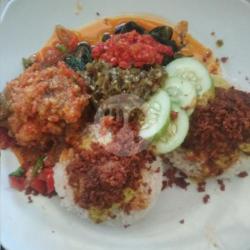 Nasi Dan Ayam Balado Pedas