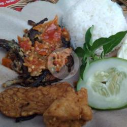 Nasi Belut Penyet/ Kremes