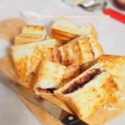 Roti Bakar Tiramisu Puff Pastry (l)