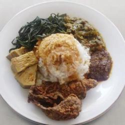 Nasi Rames Paru Sapi Goreng