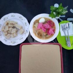 Lontong Kacau Gulai Touco   Telur