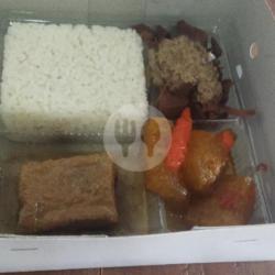 Nasi Gudeg Krecek Tahu