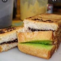 Roti Bakar Srikaya Coklat Susu