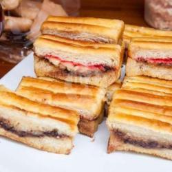 Roti Bakar Strobery Coklat   Roti Bakar Kacang Strobery