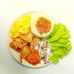 Nasi Kulit Ayam Crispy Tong Dua