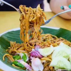 Mie Goreng Aceh Cumi  Teh Manis