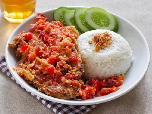 Ayam Geprek Mak Lik, Kanigoro