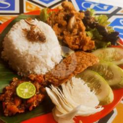 Ayam Geprek  Nasi  Ati Ampela  Tempe Sambal Lalapan