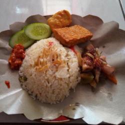 Nasi Liwet Cumi Asin Tempe Tahu Sambal Spesial