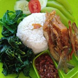 Nasi Lalapan Sudang Lepet