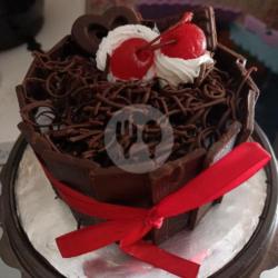 Kue Tart Blackforest Topping Coklat Parut Cery Tangkai Variasi Coklat Love  Coklat Miring