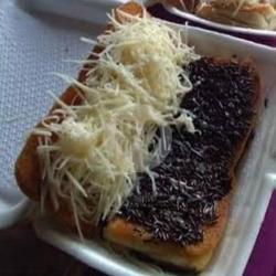 Roti Panjang Coklat Keju