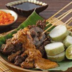 Sate Ayam Lemak / Lontong