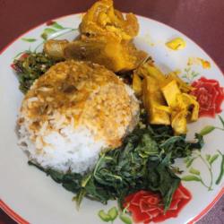 Nasi Gulai Kikil / Tunjang Sapi