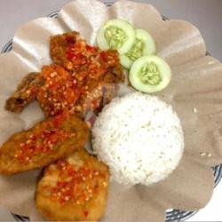 Nasi Ayam Tahu Tempe Geprek Lalapan