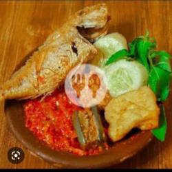 Penyetan Nasi Ikan Kuniran Plus Minuman