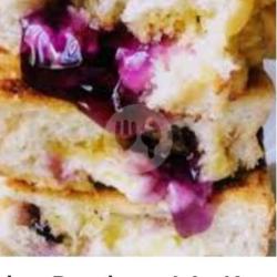 Roti Bakar Bandung Strawberry Dan Blueberry