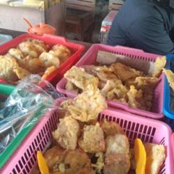 Gorengan ( Tahu, Tempe, Bakwan, Pisang ) / 3 Biji