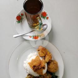 Nasi Ayam Bakar   Perkedel   Teh Hangat Manis