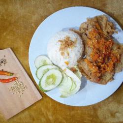 Paket Nasi Liwet Telur Sambel Geprek