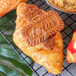 Lotus Biscoff Croissant