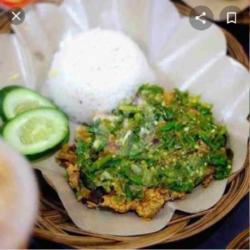 Ayam Penyet Sambel Ijo   Tempe   Nasi   Lalapan