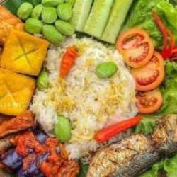 Nasi Liwet Rempah Iwak Asin Sambel Korek