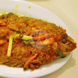 Ikan Gurame Bumbu Pesmol