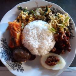 Nasi Campur Telur Cit