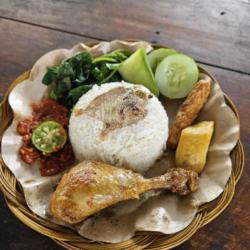 Nasi Tempong Ayam Kota