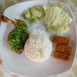 Nasi Ayam Paha Sambel Ijo Tempe