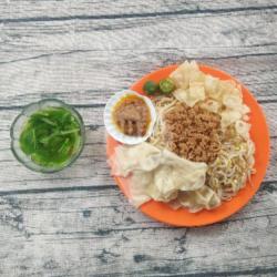 Mie Pangsit Rebus