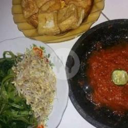 Nasik Pelecing Tempe Tahu Ikan Asin Sayur Bening