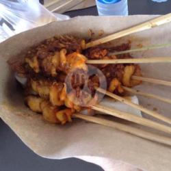 Sate Kikil Lontong