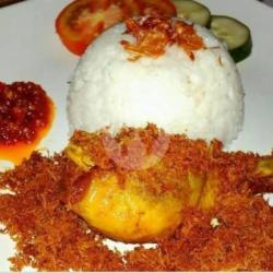 Nasi Ayam Goreng Serundeng Sambel Lalap