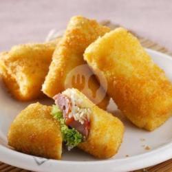 Risoles Sosis Pedas 4pcs