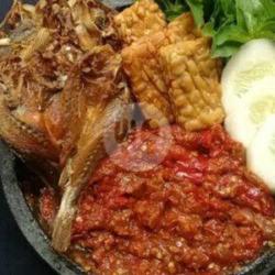 Penyetan Ikan Asin