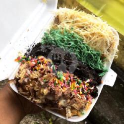 Banana Crispy Topping: Bengbeng, Mesis Rainbow, Oreo, Keju, Minttea