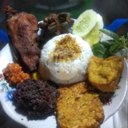 Nasi Bebek   Ati Ampela   Tahu   Tempe