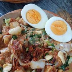 Karedok Lontong Telur