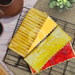 Roti Bakar Durian   Strawberry