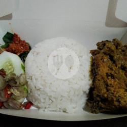 Nasi Ayam Betutu Bakar