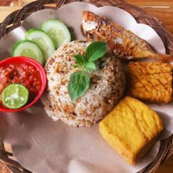 Paket Nasi Tutug Oncom   Cumi/ikan Asin (selain Peda Tawes)   Tahu   Tempe